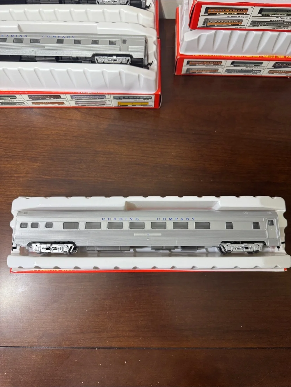 IHC Reading Company 1930’s HO Scale 7 Piece Passenger Car Set (New)